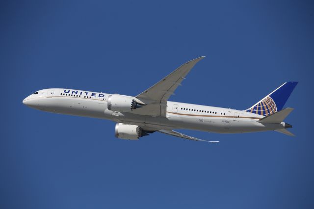 Boeing 787-9 Dreamliner (N24972)