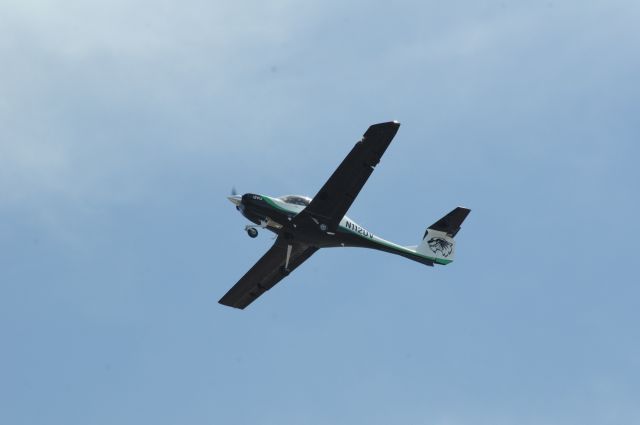 Diamond Star (N112UV) - Utah University’s new Diamond fleet paint scheme! Cool to see the new livery. Similar to the Piper Seminoles in the fleet. 