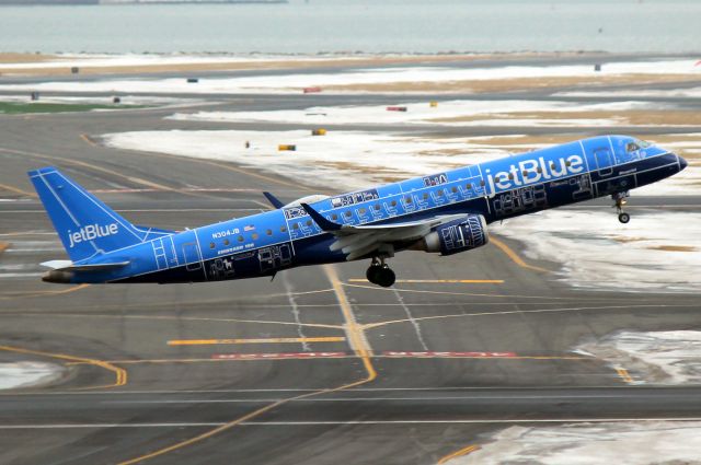 Embraer ERJ-190 (N304JB) - Blueprint departing for Jacksonville