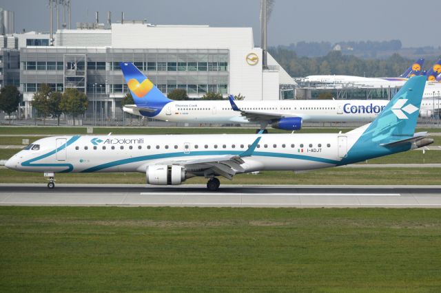 Embraer ERJ-190 (I-ADJT)
