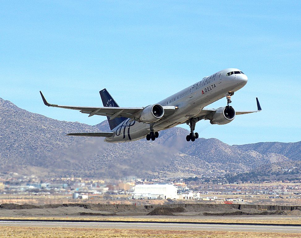 Boeing 757-200 (N659DL)