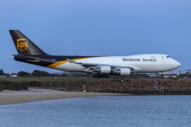 Boeing 747-400 (N575UP) - UPS Airlines (N575UP) Boeing 747-44A(F) taxiing at Sydney Airport