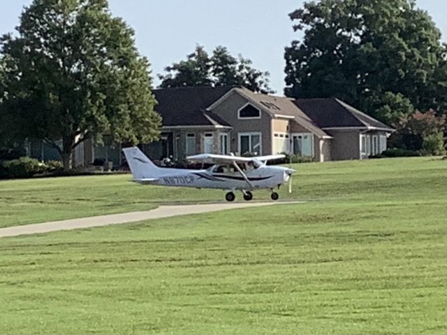 Cessna Skyhawk (N870CP)