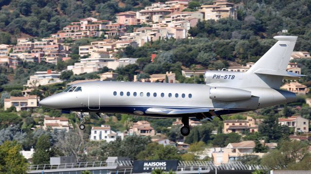 Dassault Falcon 900 (PH-STB)