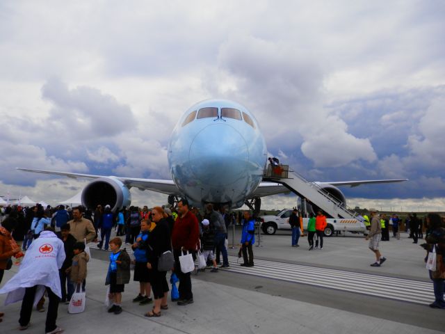 Boeing 787-8 (C-GHPQ) - Roam the Runway CYYC June 15 2014