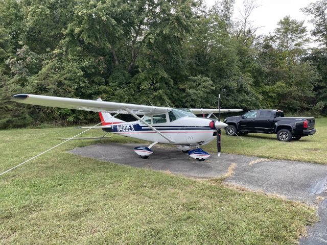 Cessna Skylane (N498EK)