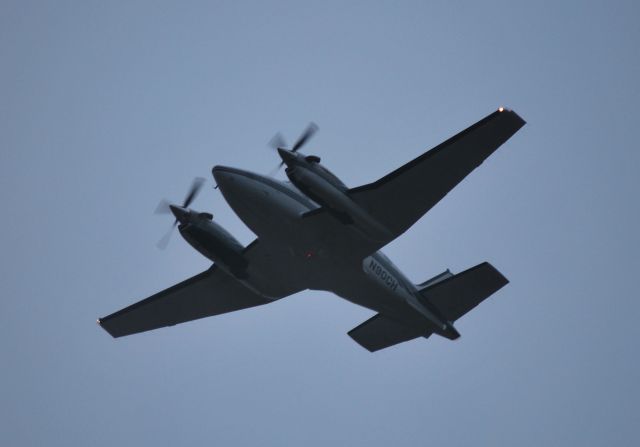 Beechcraft King Air 90 (N90CH) - Departing runway 20 - 10/23/09