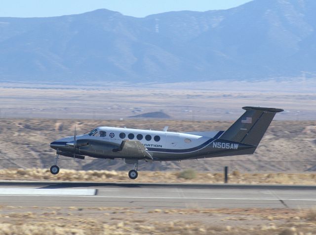 Beechcraft Super King Air 200 (N505AW)
