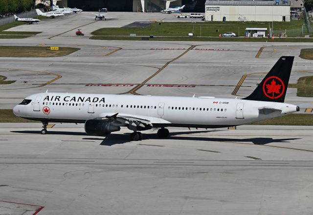 Airbus A321 (C-GIUB)