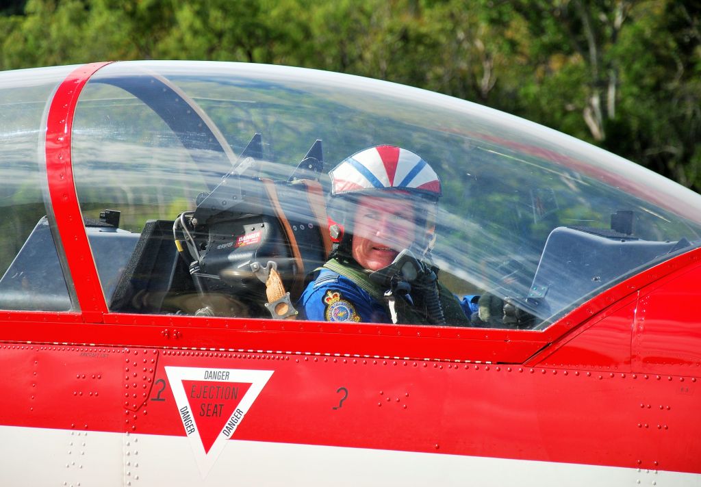 HAWKER DE HAVILLAND PC-9 — - RAAF aerobatic display team the Roulettes at Airlie beach, Qld.