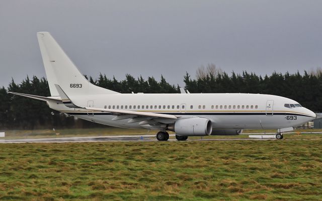 16-6693 — - usn c-40a 166693 dep shannon 21/12/13.