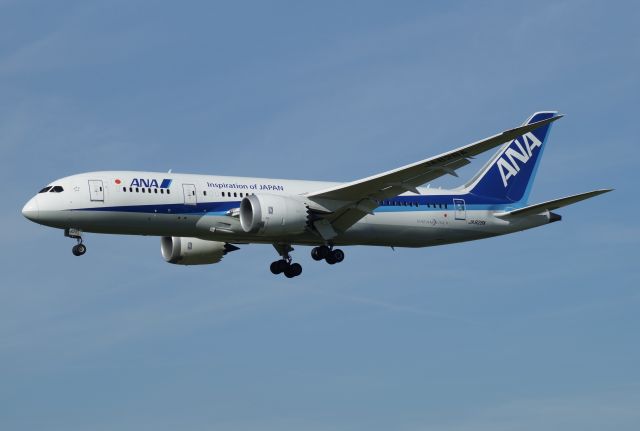 Boeing 787-8 (JA828A)