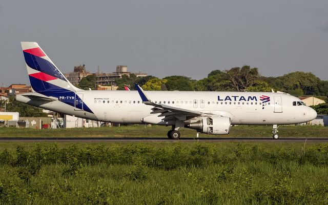 Airbus A320 (PR-TYQ)