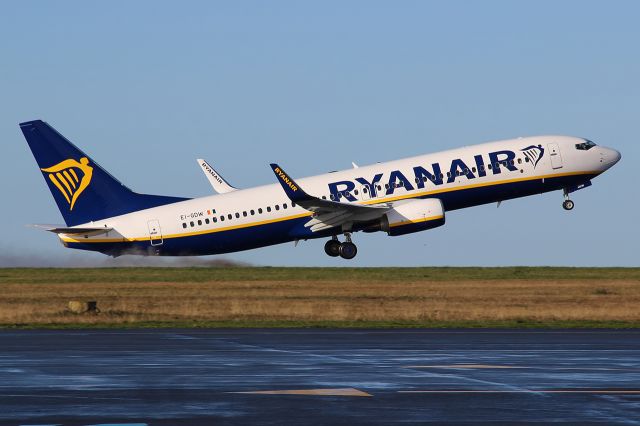 Boeing 737-800 (EI-GDW)