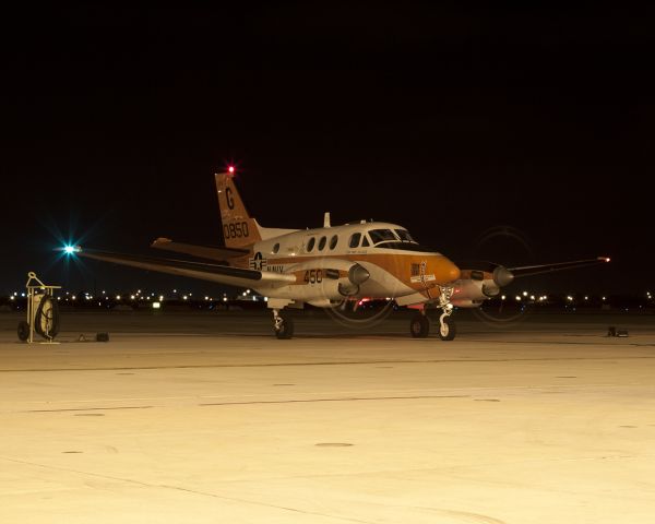 Beechcraft King Air 90 —