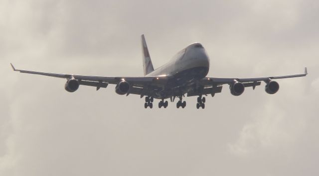 Boeing 747-400 (G-BNLY)