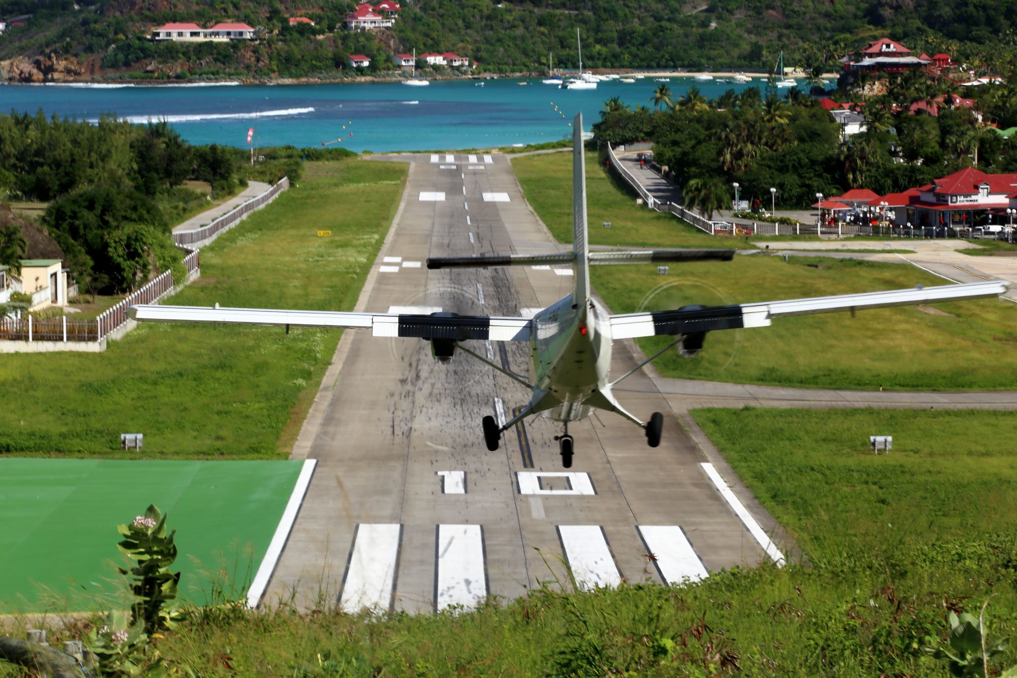 De Havilland Canada Twin Otter (F-OHJG) - D209/D212 crossroads.br /My trip december 2015