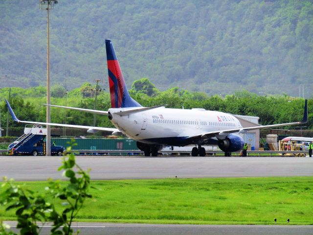 Boeing 737-800 (N377DA)