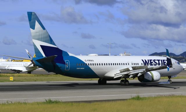 Boeing 737-800 (C-FRWA)