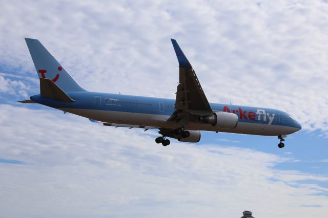 BOEING 767-300 (PH-OYJ)