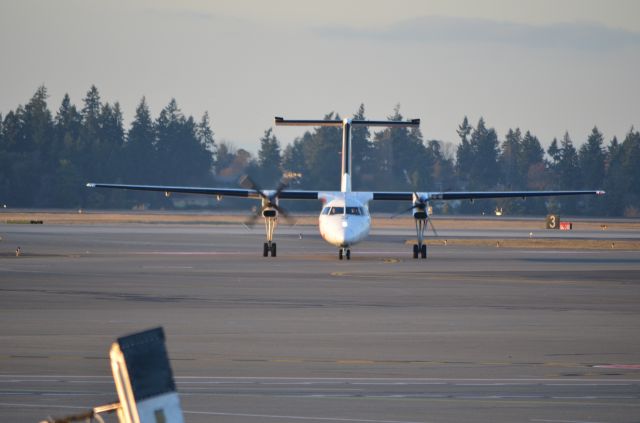 de Havilland Dash 8-100 (C-GVON) - Straight-ons acquired as Jazz zigzagged its way to the parking spot