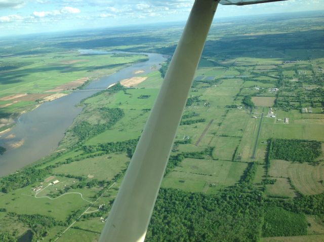 Cessna Skylane (N8372M) - Flying from KHSD to KTQH 