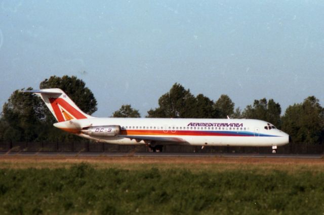 Douglas DC-9-10 (I-ATIQ)