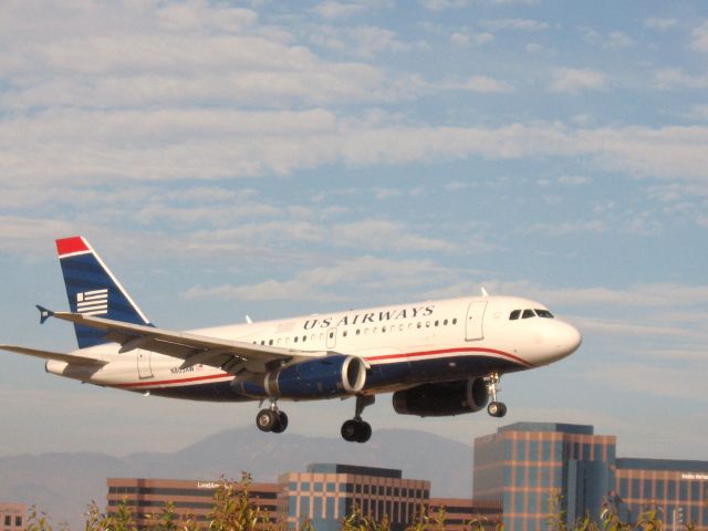 Airbus A319 (N805AW) - Landing on RWY 19R