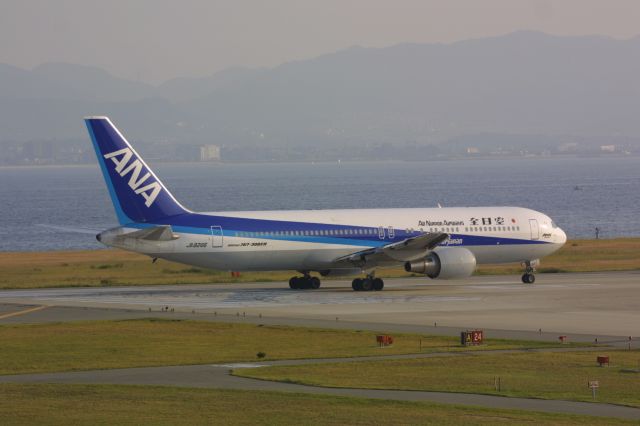 BOEING 767-300 (JA8286)