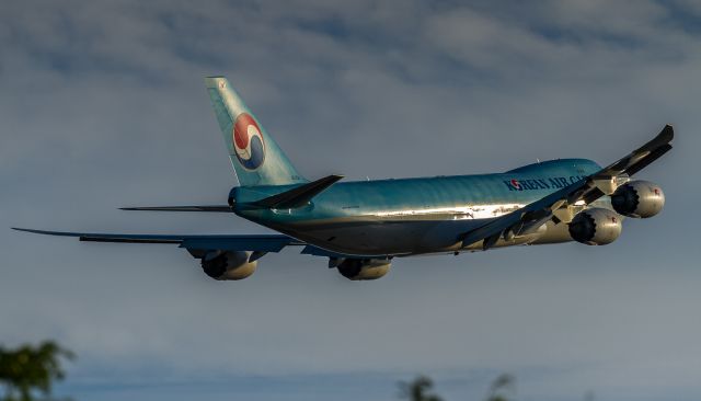 BOEING 747-8 (HL7624)