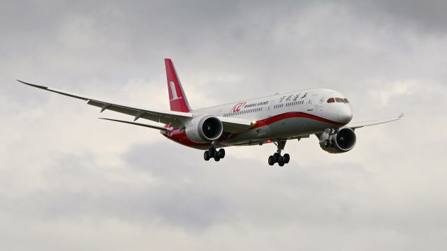 Boeing 787-9 Dreamliner (B-1111) - BOE893 on final to Rwy 16R to complete a ferry flight from KCHS on 9.11.18. (ln 702 / cn 63706). This will be the first Dreamliner for CSH.