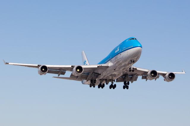 Boeing 747-400 (PH-BFL) - FULL QUALITY: KLM 747-400 - a rel=nofollow href=http://www.airliners.net/photo/KLM---Royal/Boeing-747-406/2424742/&sid=8b9587aab4e052724f6e59993a804a90http://www.airliners.net/photo/KLM---Royal/Boeing-747-406/2424742/&sid=8b9587aab4e052724f6e59993a804a90/a