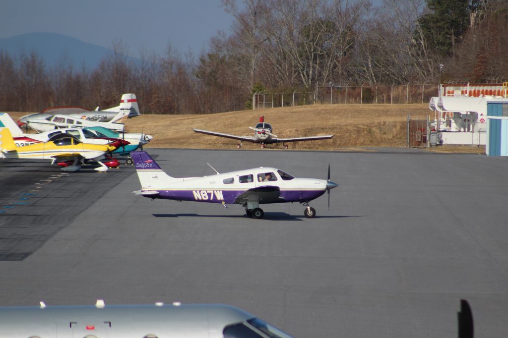 Piper Cherokee (N87W)