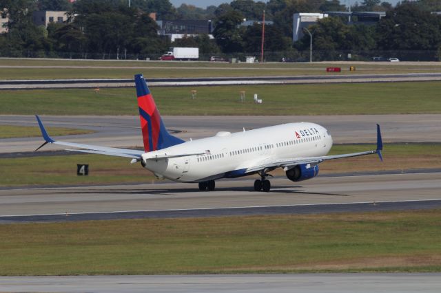 Boeing 737-900 (N945DZ)