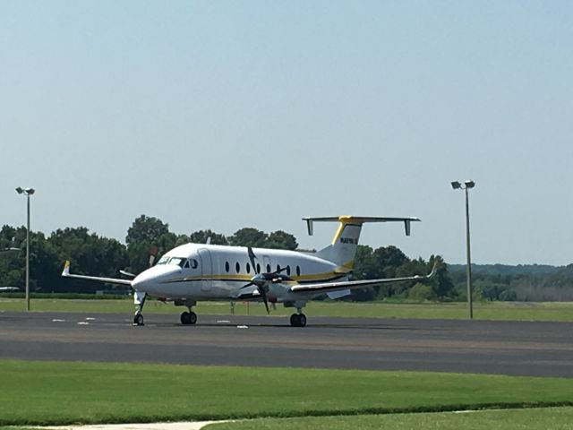 Beechcraft 1900 (N660MW)