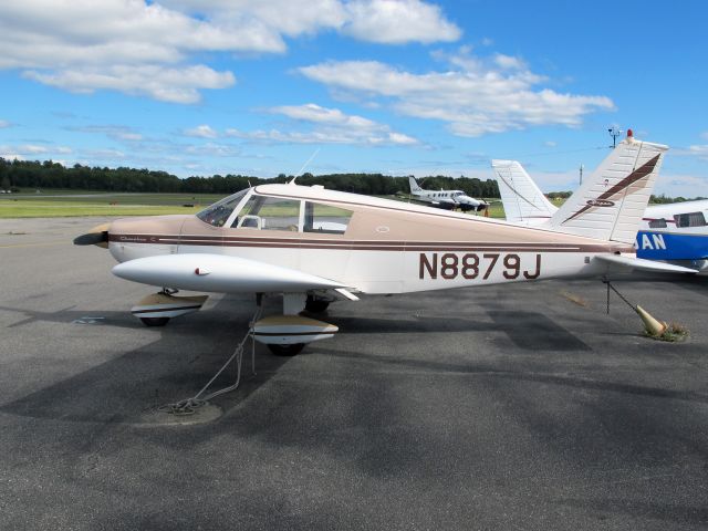 Piper Cherokee (N8879J) - Old, but looks very good!