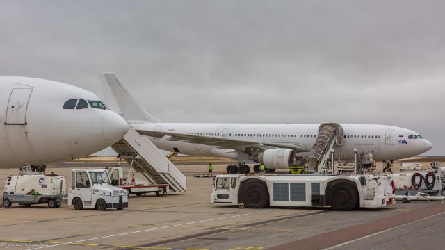 Airbus A330-200 (EI-GCU)