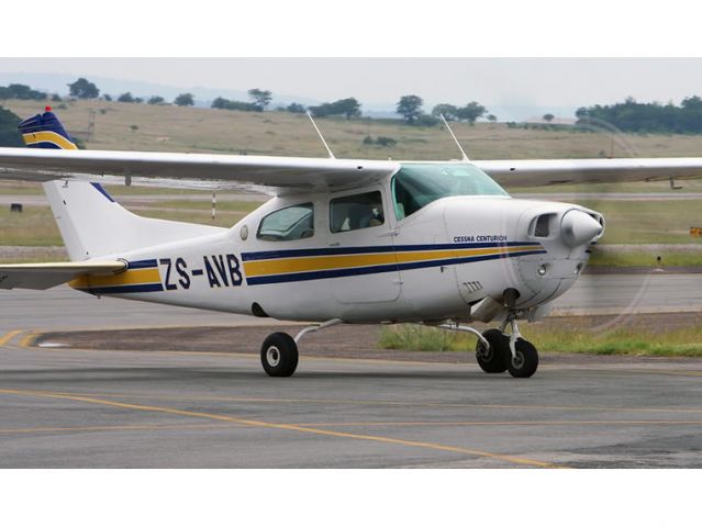 Cessna Centurion (ZS-AVB) - Arriving from Maun, Botswana.