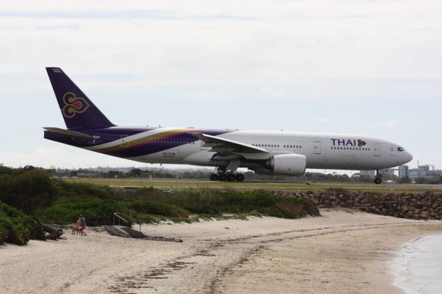 Boeing 777-200 (HS-TJW)