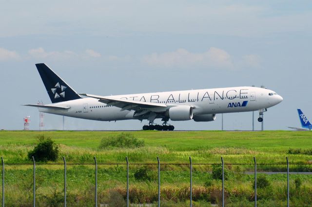 Boeing 777-200 (JA712A)