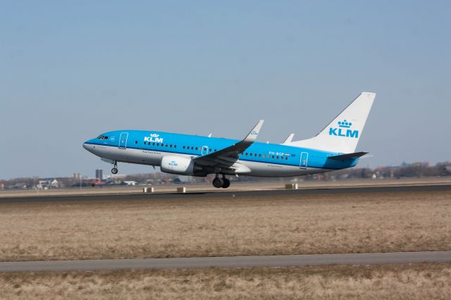 Boeing 737-700 (PH-BGP) - Take off