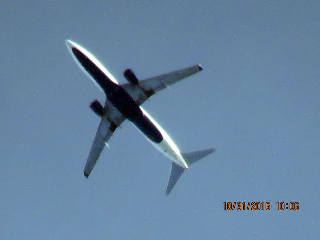 Boeing 737-800 (N3745B)