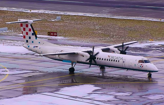 de Havilland Dash 8-400 (9A-CQF)