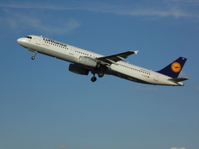 Airbus A321 (D-AISZ)