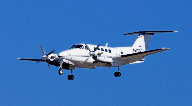 Beechcraft Super King Air 200 (N402CT) - phoenix sky harbor 28DEC19