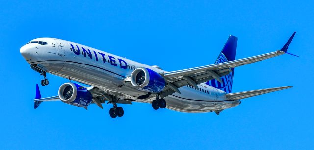 Boeing 737 MAX 9 (N77588) - N77588 United Airlines Boeing 737-9 MAX s/n 43446 - Las Vegas - Harry Reid International Airport KLASbr /Photo: Tomás Del Corobr /USA - Nevada May 15, 2025