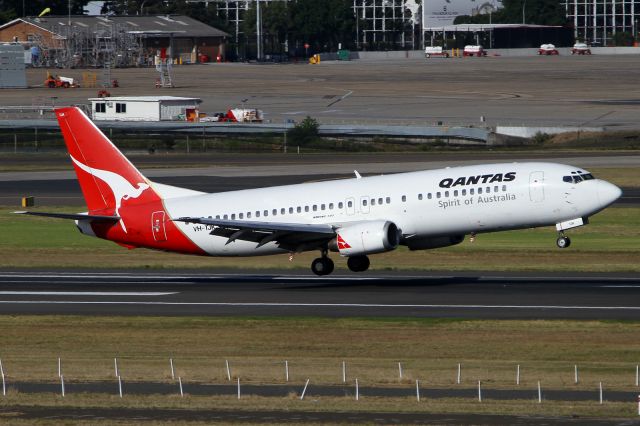 BOEING 737-400 (VH-TJK)