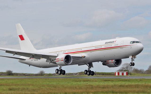 BOEING 767-400 (A9C-HMH) - bahrain amiri flight b767-4 a9c-hmh about to land at shannon 15/4/16.