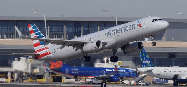Airbus A321 (N148AN) - phoenix sky harbor international airport 05NOV20