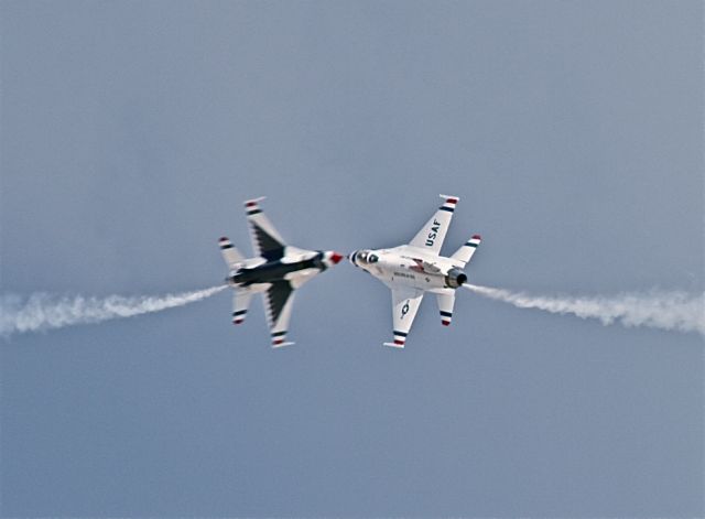 Lockheed F-16 Fighting Falcon —